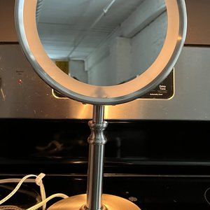 Magnifying Mirror with Light